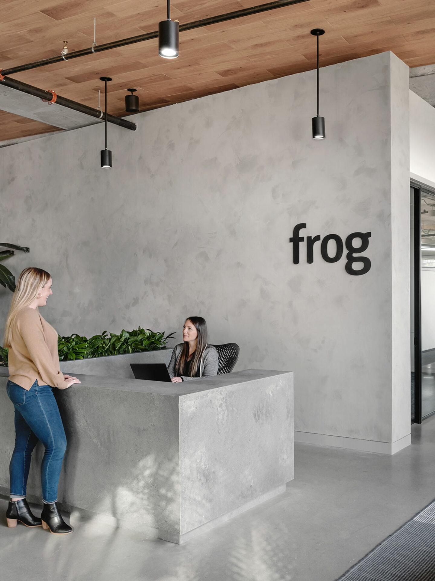 Frog Design Meetup Frog Design Office Red Frog Design Studio